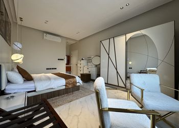 شقة فاخرة ب 3 غرف نوم وصالة