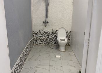 شاليه بمسطح اخضر وجلسة خارجية 
