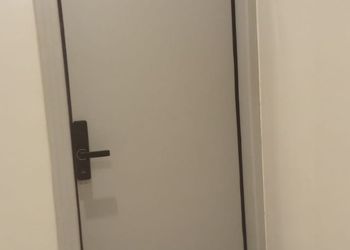 استديو بدخول ذاتي وتصميم هادئ 