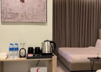 استديو بسرير ماستر وجلسة جانبية