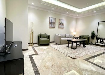 شقة بغرفة معيشة وغرفة نوم 