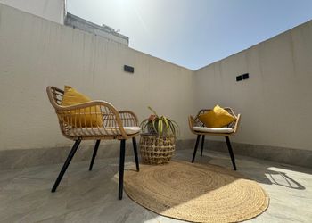 شقة بصالة وغرفة نوم