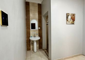 استديو بسرير ماستر 