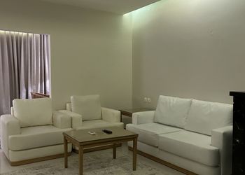 استديو بأثاث مريح وبسيط