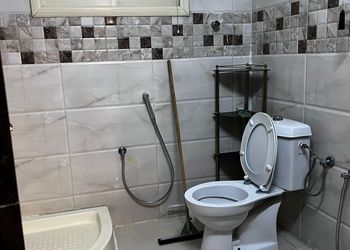 شقة بصالة ومجلس وغرفة نوم 