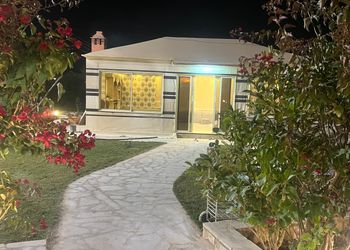 مزرعة بمسبح وموقع مميز