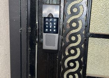 استديو بسرير ماستر وجلسة جانبية