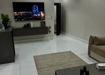 شقة بغرفة جلوس وغرفة نوم 