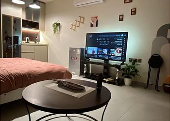 استديو بسرير ماستر وجلسة 