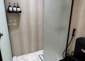 شاليه بمسطحات خضراء 