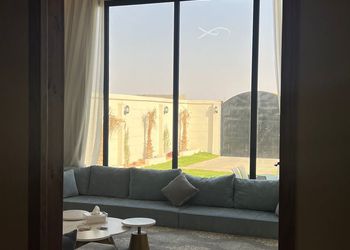 استراحة بمجلس أنيق واجواء عائلية ومميزة