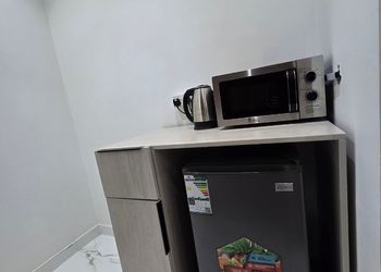استديو بسرير ماستر وجلسة جانبية