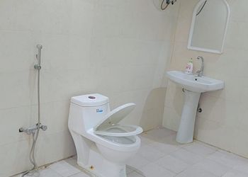 شاليه بمسطح اخضر و مسبح