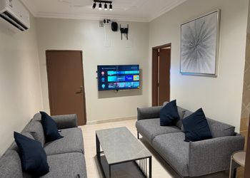 شقة بغرفتين نوم وصالة جلوس