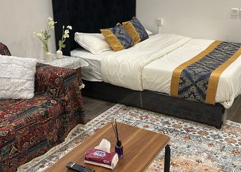 استديو بسرير ماستر وجلسة