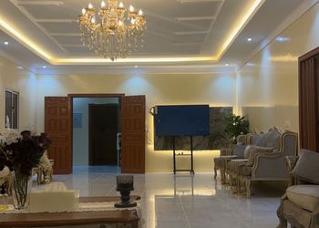 استراحة بمجلس واسع و مسطح اخضر