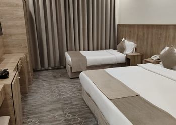استديو بأثاث مريح وبسيط 