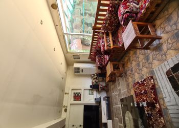 مزرعة بمسطح اخضر وجلسات خارجية 