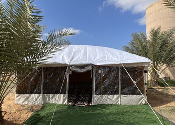 مزرعة بكوخ وإطلالة على الحديقة