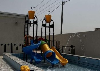 شاليه عائلي بجلسة خارجية و مسبح