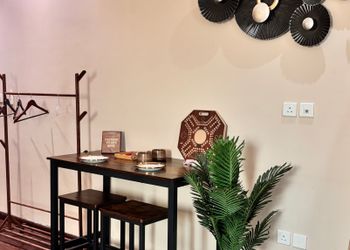 استوديو مميز بطابع خشبي هادئ