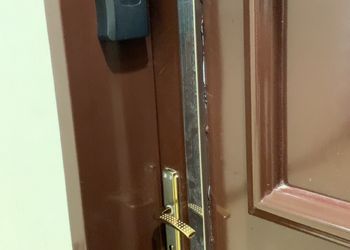 استديو بسرير ماستر وأثاث مريح 