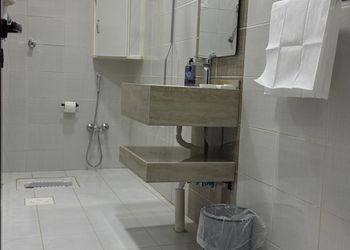استديو بسرير ماستر وجلسة جانبية 