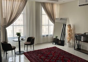شقه بغرفة نوم وصالتيين جلوس