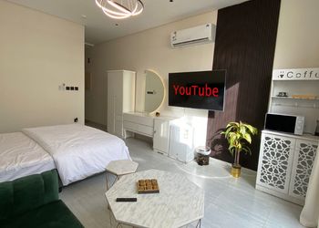 استديو هادئ بدخول ذاتي 