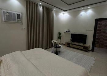 استديو بسرير ماستر وجلسة جانبية