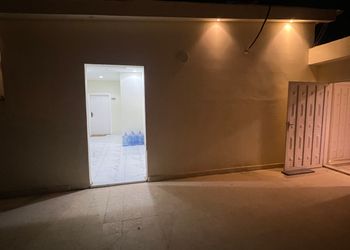 استديو بسرير ماستر وجلسة جانبية 