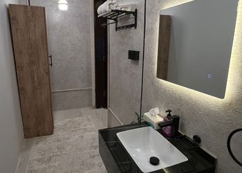استديو بسرير ماستر وجلسة جانبية 