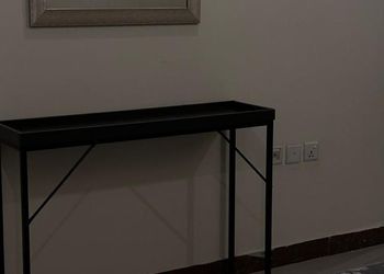 شقة بغرفتين نوم وصالة 