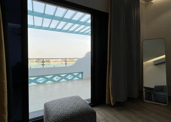 شقة بإطلالة مميزة على البحر 