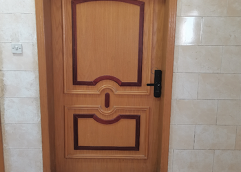 استديو بسرير ماستر وجلسة 