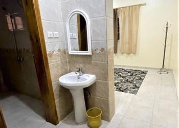 شقة بغرفة نوم وغرفة جلوس 