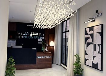 استديو بسرير ماستر وجلسة مريحة 