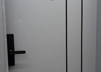 استديو بأثاث مريح وبسيط 
