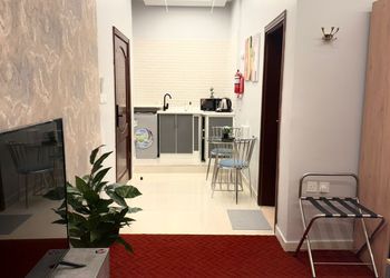 استديو بسرير ماستر وجلسة مريحة 