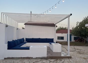 استراحة بجلسات واسعة