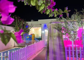 شالية بمجالس ومسطح اخضر