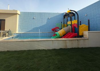 شاليه فاخر مع ألعاب مائية