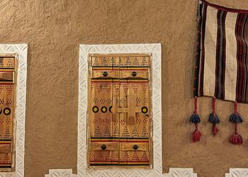 منتجع بمسبح ومسطح اخضر