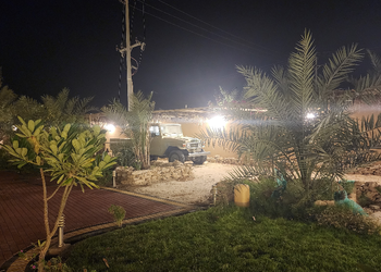 مزرعة بخيمه وجلسات خارجية