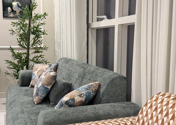 شاليه بمسطح اخضر ومسبح 
