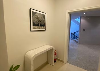 استديو بأثاث مريح وبسيط 
