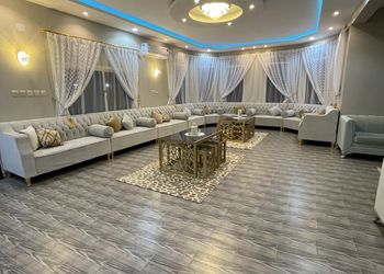 شاليه بمسطح اخضر  ومسبح خارجي