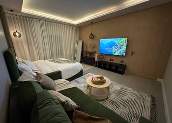 استديو بسرير ماستر وجلسة جانبية 