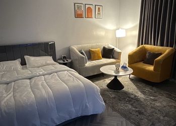 استديو هادئ بسرير ماستر