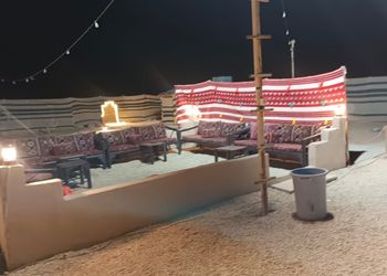 مخيم بخيمة وبروجكتر